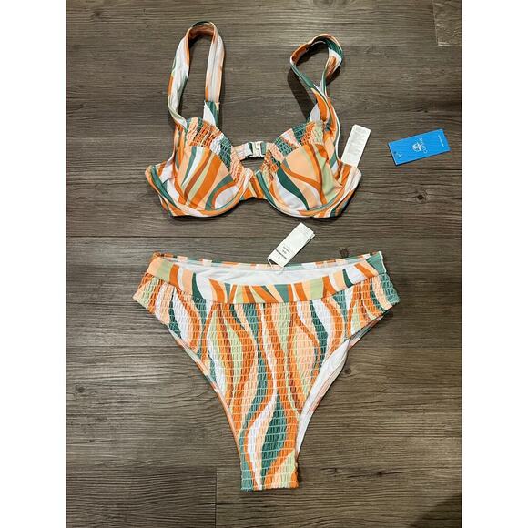 NWT Cupshe Swirl Push-Up Bikini Top & Smocked Bottoms Set - Picture 5 of 6